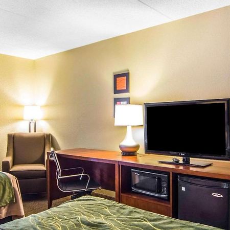 Mulberry Inn Newport News Buitenkant foto
