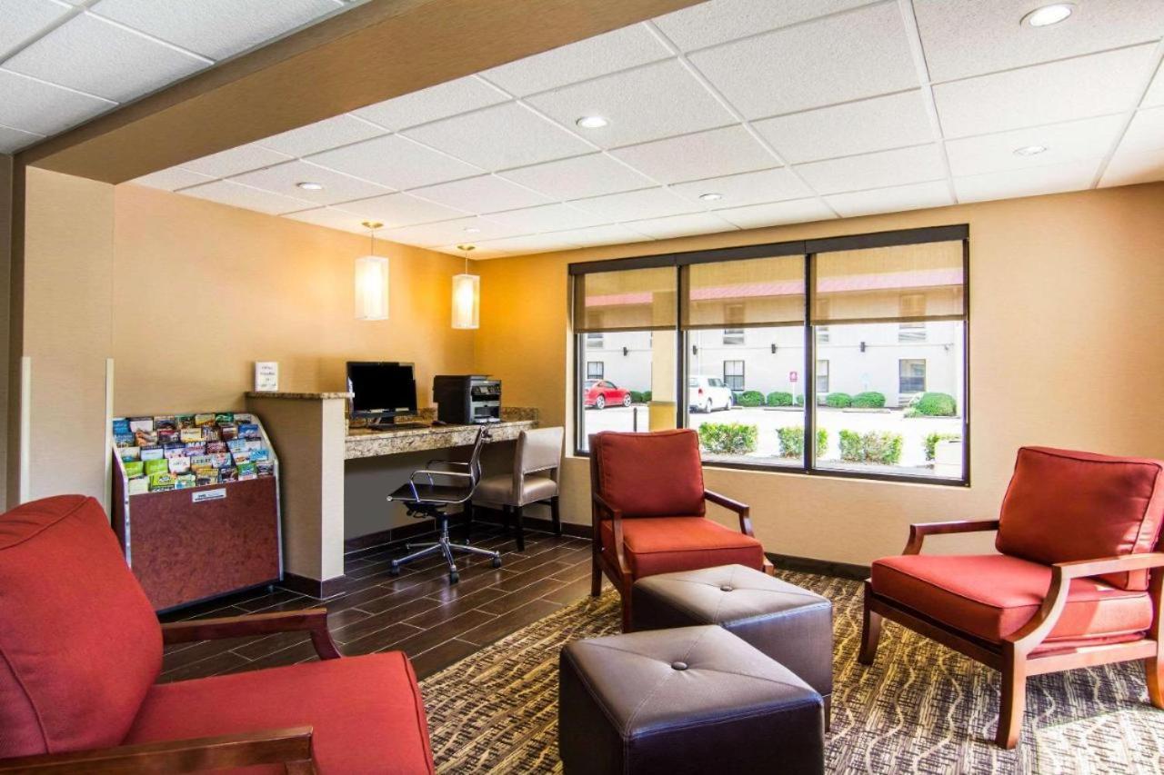Mulberry Inn Newport News Buitenkant foto