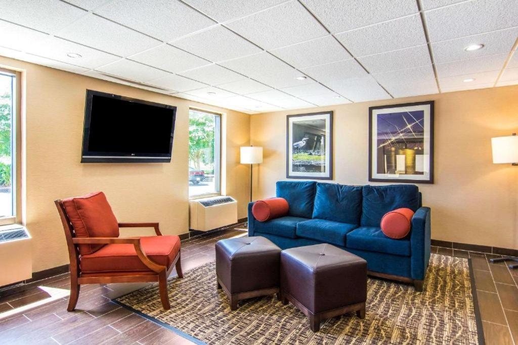 Mulberry Inn Newport News Buitenkant foto